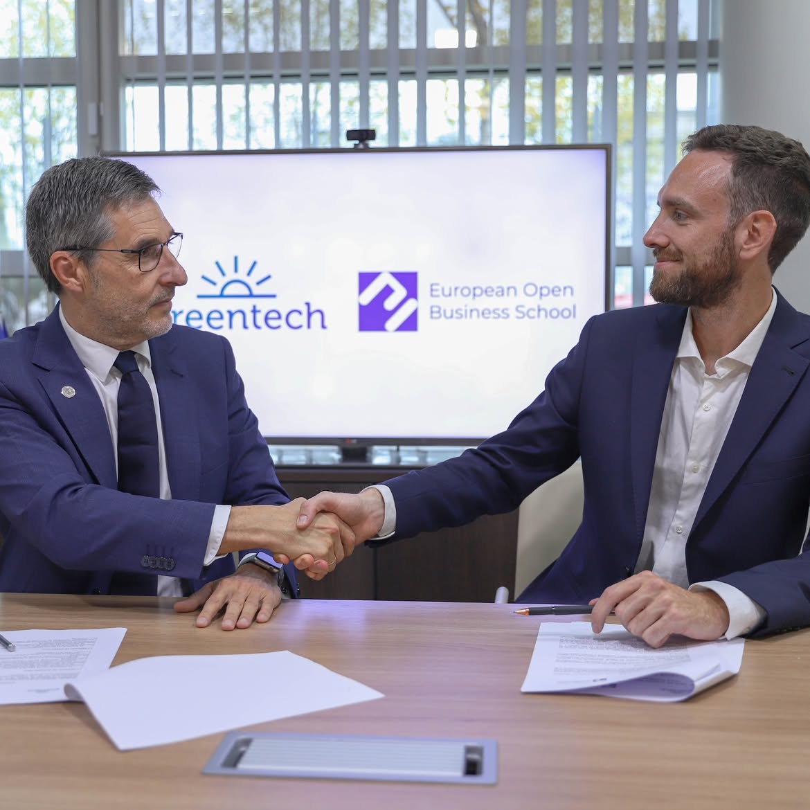 Firma de convenio Greentech con European Open Business School en Madrid