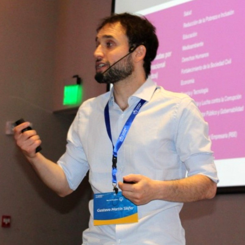 Dr. Gustavo Slafer