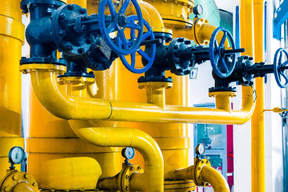 steel-pipelines-and-cables-in-plant (4) Biogas ventajas y desventajas